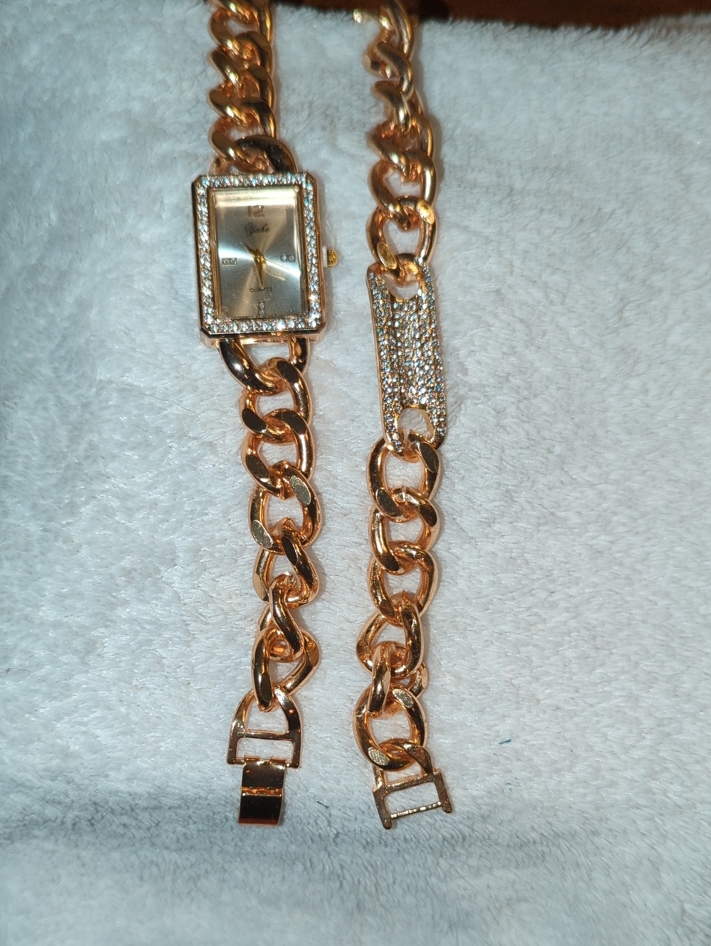 Can Be For A Guy Or Girl?Gold-Tone Chain Bracelet Watch with Crystal Accents